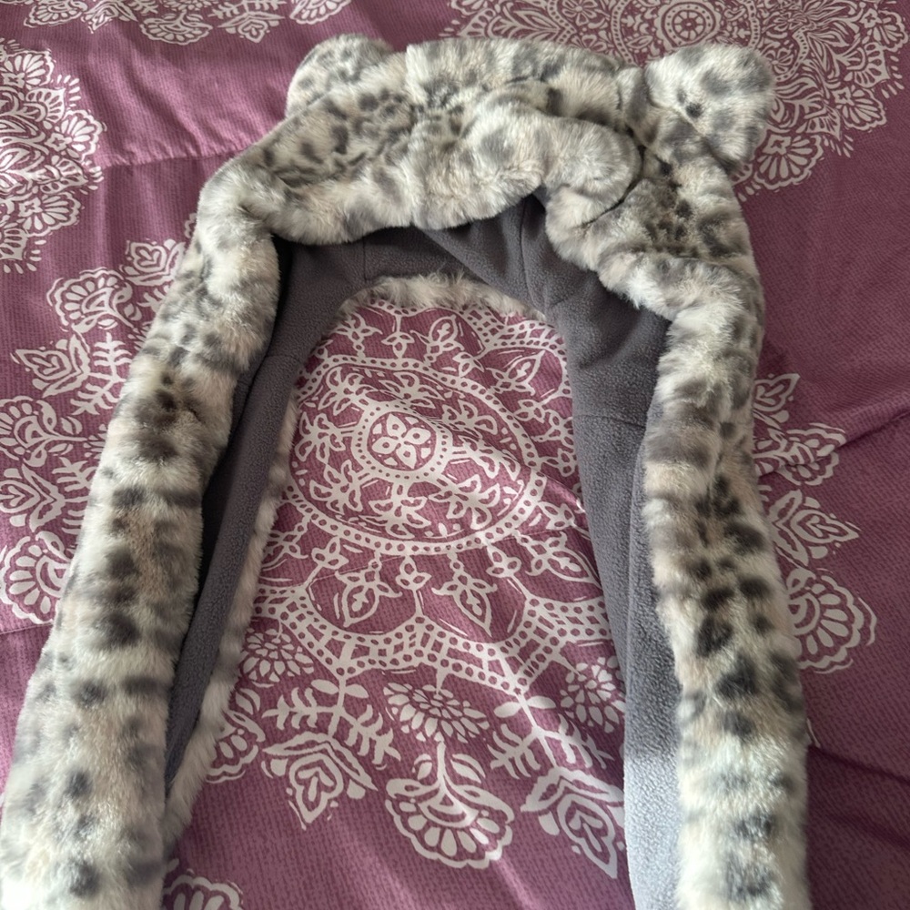 Cozy Faux Fur Animal Hood Scarf in Snow Leopard